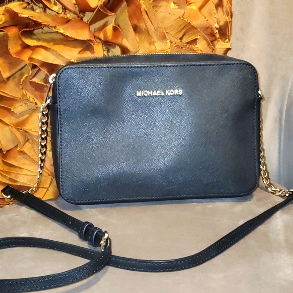 Michael Kors Jet Set black crossbody purse